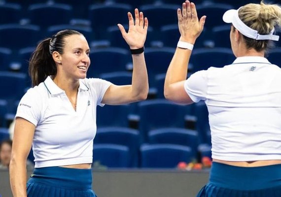 Dupla de Luisa Stefani bate campeãs olímpicas e avança à semi em Pequim