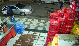 Bandidos invadem mercadinho, rendem clientes e funcionários em São Miguel dos Campos