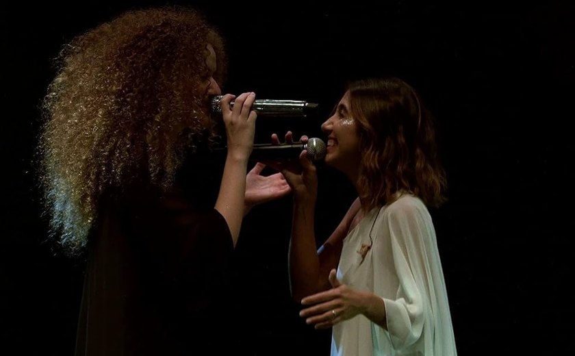 Dupla Anavitória apresenta seu novo show CLARABOIA em Maceió.