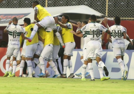 Coritiba vira sobre o Vitória em Salvador e conquista o acesso à Série A