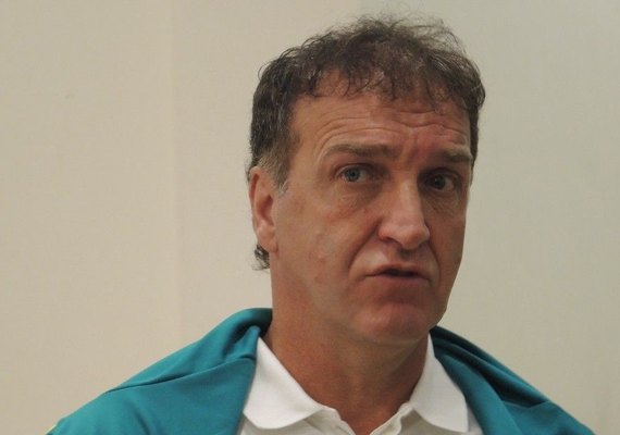 Crefisa se oferece para bancar parte dos salários de Cuca no Palmeiras