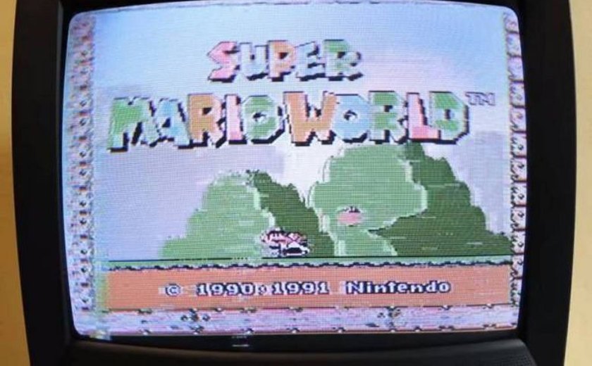 Hacker consegue emular jogo de Super Nintendo em um 'Nintendinho'