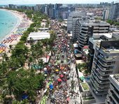 Pinto da Madrugada celebra 26 anos de história e arrasta multidão na orla de Maceió