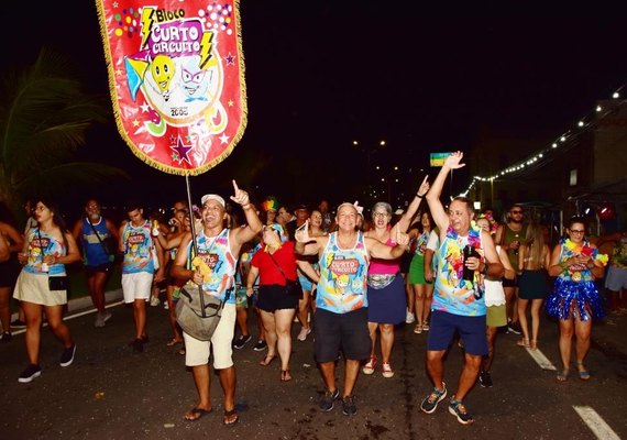 Bloco Curto Circuito esbanja alegria e descontração no Jaraguá Folia