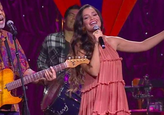 Vestido usado por Juliette em live com Gilberto Gil esgota em 24h; saiba valor