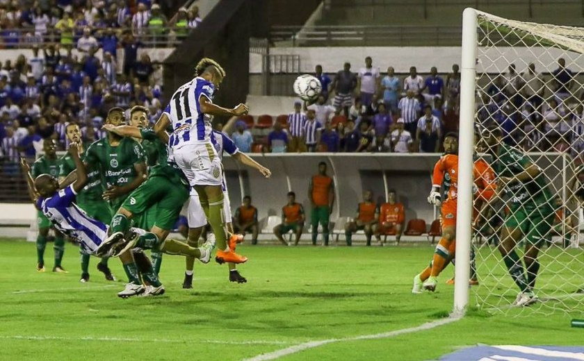 Azulão derrota Juventude no Rei Pelé e encosta na liderança da Série B