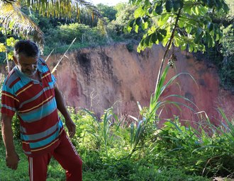 Voçoroca avança na Santa Amélia e preocupa os moradores