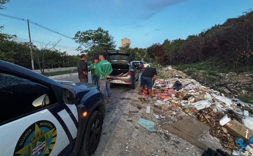 Operação Cidade Limpa coíbe descarte irregular de entulhos no bairro do São Jorge