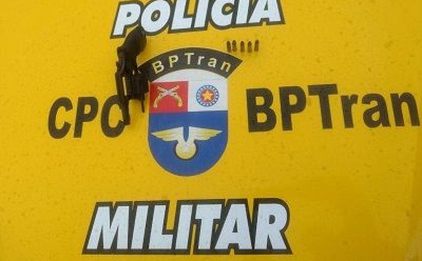 BPTran prende foragido da Justiça com arma de fogo no Benedito Bentes