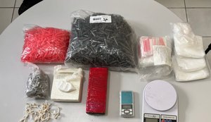 Polícia Militar apreende duas armas de fogo e mais de 1,2 kg de drogas nas cidades de Arapiraca e Penedo