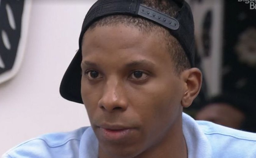 'BBB21': Ex-namorada denuncia Lucas Penteado por agressão e cárcere privado