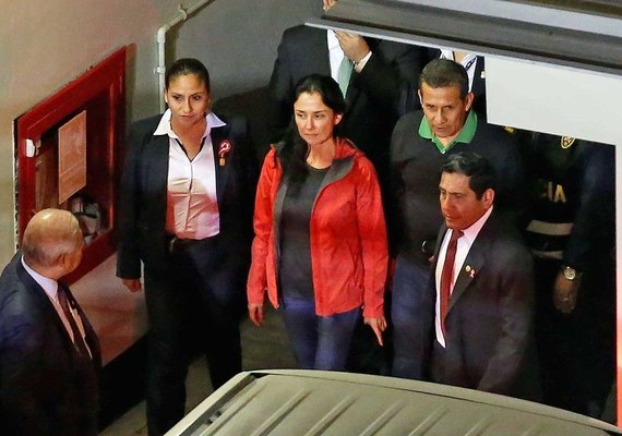 Ex-presidente do Peru e sua mulher se entregam para cumprir prisão preventiva