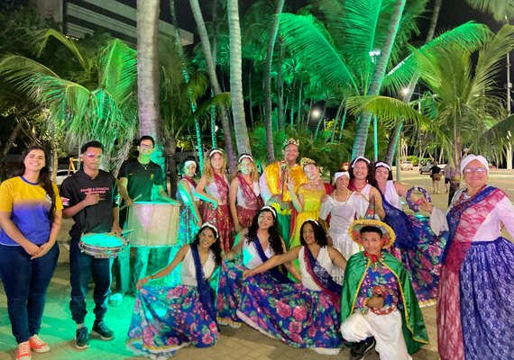 Theatro Homerinho será palco do grupo Taieira Miguelense nesta terça-feira (2), em mais um Giro das Tradições