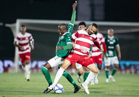 CRB perde para o lanterna Guarani de virada e segue na zona de rebaixamento da Série B