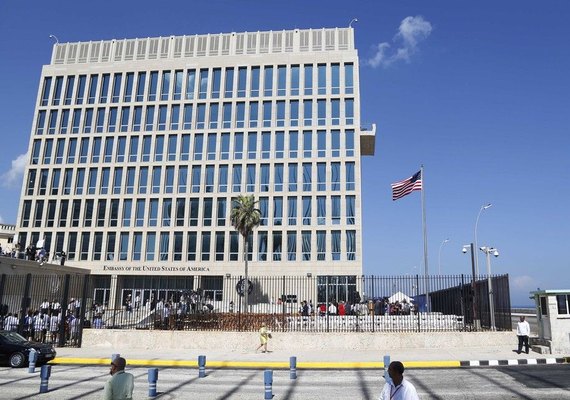 EUA reduz nº de diplomatas na embaixada de Cuba após ataques sônicos