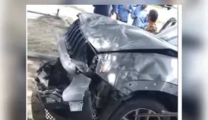 Acidente entre três veículos deixa quatro feridos em avenida de Maceió