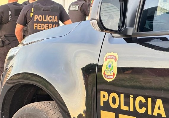Polícia Federal deflagra operação em investigação de crimes de exploração de prestígio
