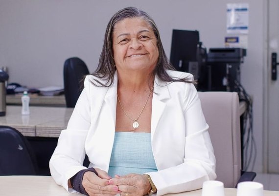 Educação em Foco: Em Palmeira, prefeita anuncia projeto para pagamento do 14º salário