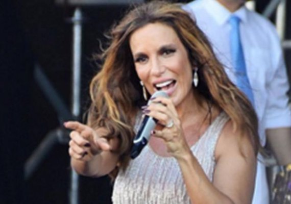 Ivete Sangalo vai fechar desfile da Grande Rio na Sapucaí em cima do trio elétrico