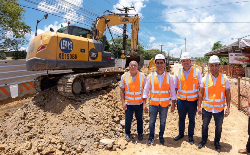 Prefeito vistoria obras de duplicação da Linha Verde na Avenida Durval de Góes Monteiro