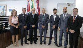 Diretoria da AATAL visita TRT/AL e demonstra preocupação com reforma