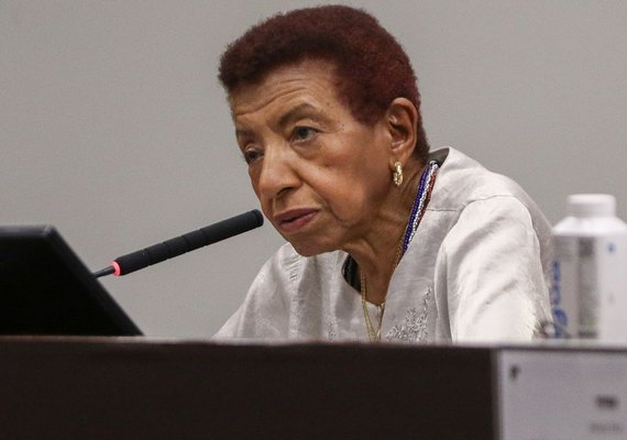 Leci Brandão está internada em SP por problema vascular
