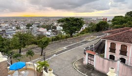 Moradores celebram a retomada do Mirante Ambrósio Lira como espaço de arte e convivência