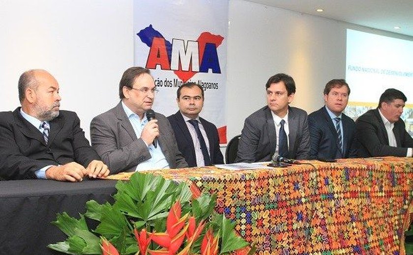 Rui Palmeira descarta disputa da presidência da AMA