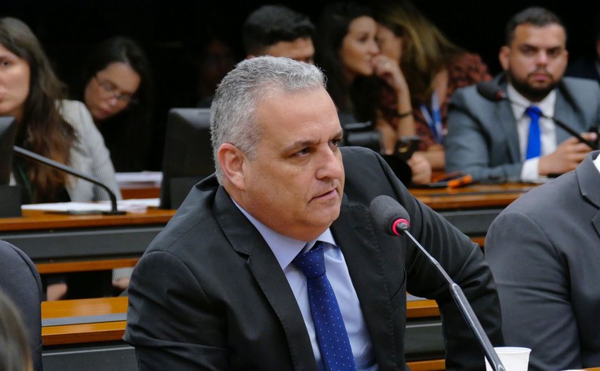 Deputado vota a favor da “PEC do Estupro”