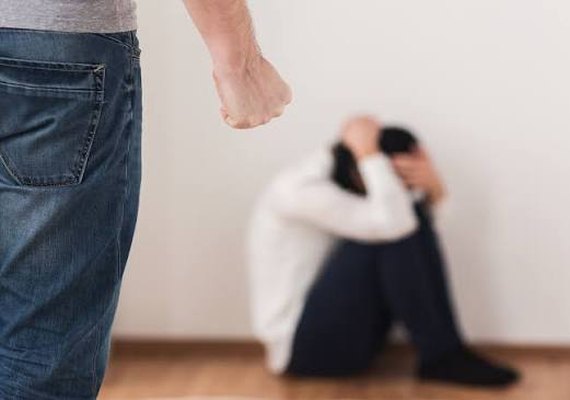 Dois homens são presos por violência doméstica em Maceió