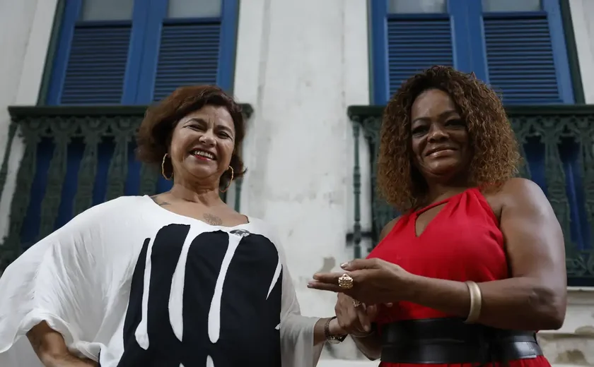 Maior roda de samba homenageia D. Ivone Lara e Nilze Carvalho, no Rio