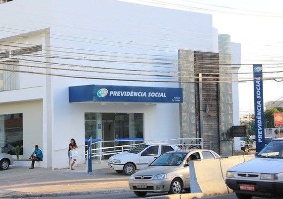 Mais serviços do INSS podem ser realizados via telefone ou internet