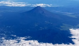 Pai deixa filho de 7 anos sozinho em caminhada no Monte Fuji