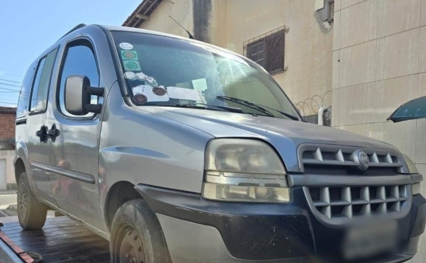 Suspeito de transporte irregular deixa crianças trancadas em veículo