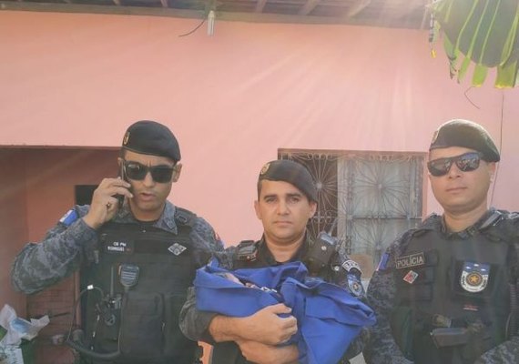 Polícia Militar ajuda gestante em trabalho de parto na parte alta de Maceió