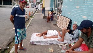 Drama dos pais que vivem nas ruas de Maceió