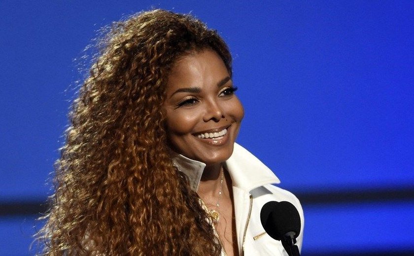 Após nascimento do 1º filho, Janet Jackson anuncia retorno de turnê