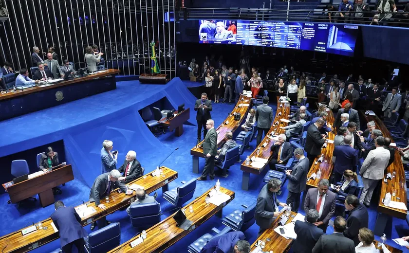 PL elege 19 senadores e soma 28; MDB conquista sete vagas e PT, seis