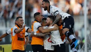 Vasco vence Fortaleza em São Januário e se afasta da zona de rebaixamento