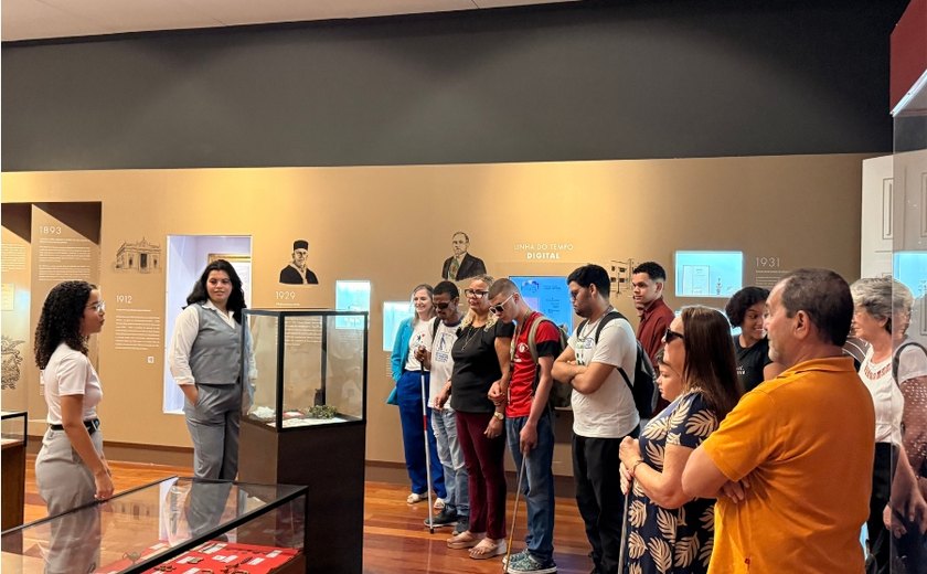 Programa Cidadania e Justiça promove visita ao CCM para estudantes com deficiência visual