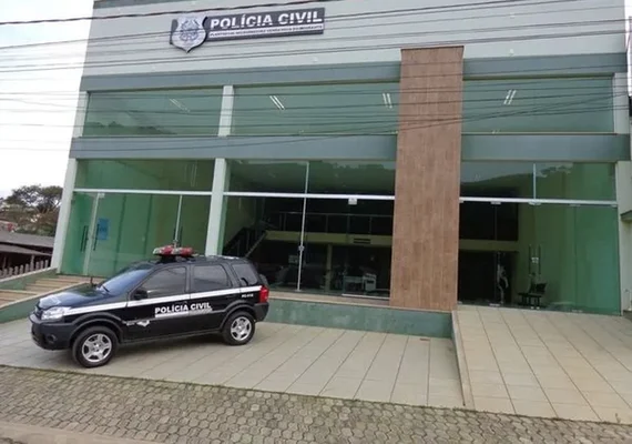 Avô beija bebê de 9 meses na boca e mata pai da criança esfaqueado após ser repreendido no ES