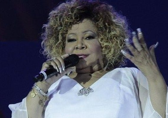 Contusão! Cantora Alcione cancela show no Rio de Janeiro por problema de saúde