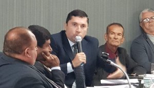 Vereador cobra conclusão de obras em Arapiraca