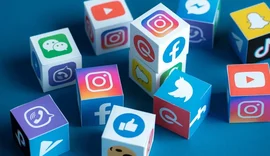 Regulamentação das redes sociais é desafio para proteger democracia e combater desinformação, defende jornalista