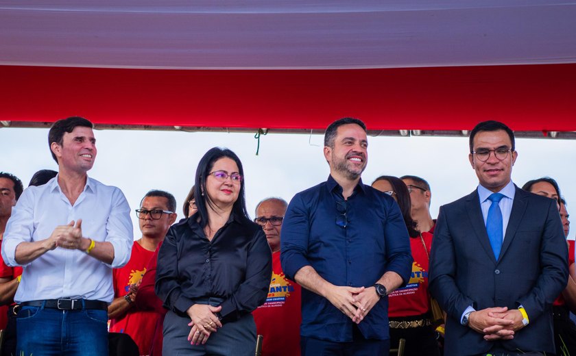 Desfile cívico-escolar comemora 206 anos da emancipação política de Alagoas