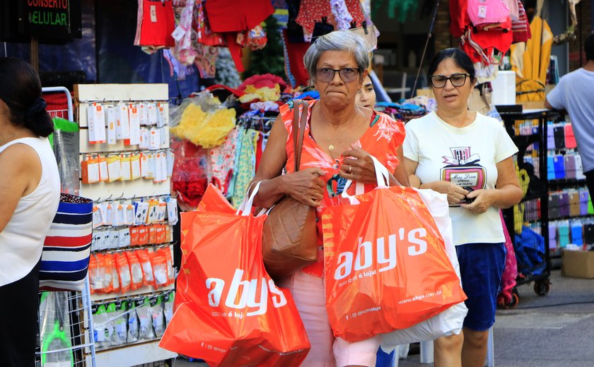 Comerciantes apostam em incremento de vendas para o Natal