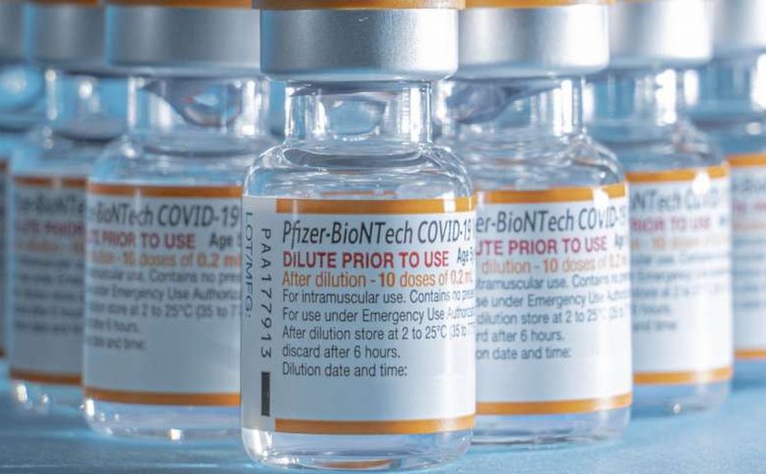Novo carregamento da vacina pediátrica da Pfizer chega ao Brasil