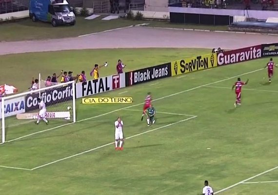 Com gol de Galdezani, CRB vence Náutico em Maceió e segue sonhando com acesso