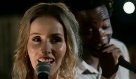 Teresa rompe com Jean e vira cantora internacional em 'Órfãos da Terra'