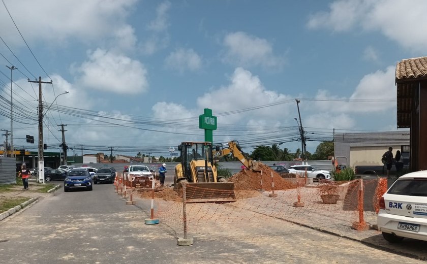 BRK inicia obra de reparo emergencial em adutora de água no Barro Duro